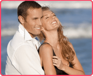 Couple consultant un voyant par téléphone